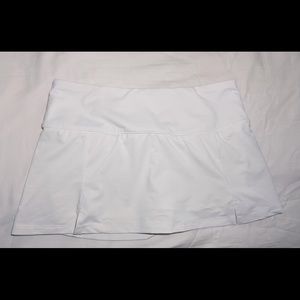 nwot, never worn. Fila white tennis skirt, skort.